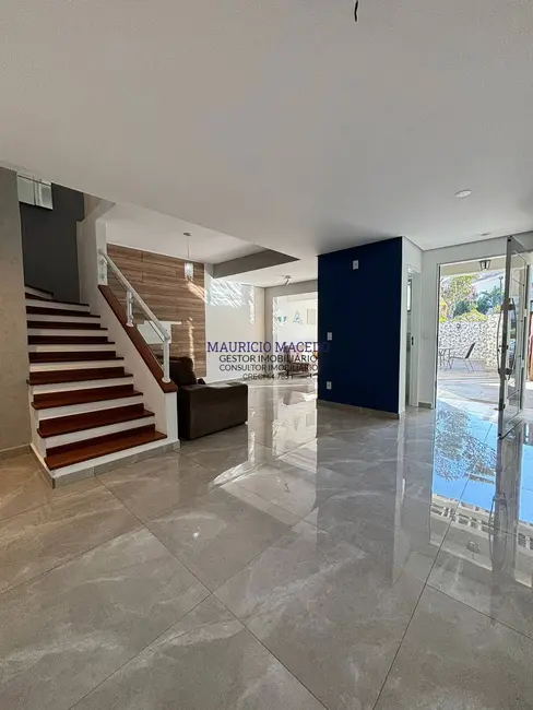 Casa com 3 quartos à venda e para alugar, 180m2 em Alphaville, Santana De Parnaiba - SP - imagem 3 Foto 3 de Casa com 3 quartos à venda e para alugar, 180m2 em Alphaville, Santana De Parnaiba - SP