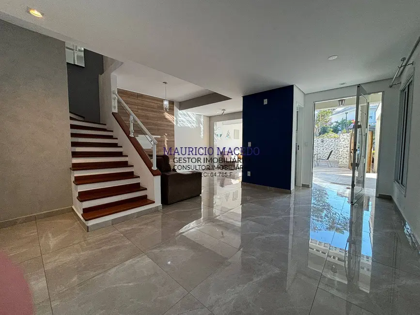 Casa com 3 quartos à venda e para alugar, 180m2 em Alphaville, Santana De Parnaiba - SP - imagem 7 Foto 7 de Casa com 3 quartos à venda e para alugar, 180m2 em Alphaville, Santana De Parnaiba - SP