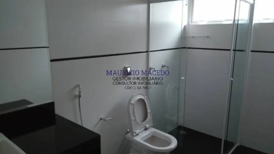 Foto 2 de Casa com 4 quartos para alugar, 1235m2 em Barueri - SP