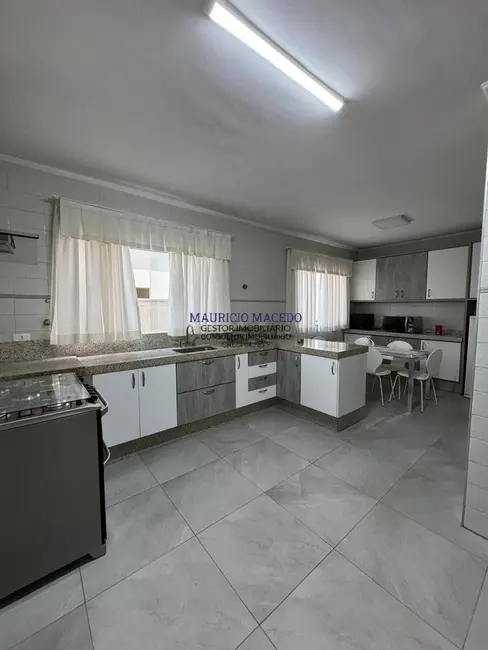 Casa com 4 quartos à venda e para alugar, 360m2 em Alphaville, Santana De Parnaiba - SP - imagem 8 Foto 8 de Casa com 4 quartos à venda e para alugar, 360m2 em Alphaville, Santana De Parnaiba - SP