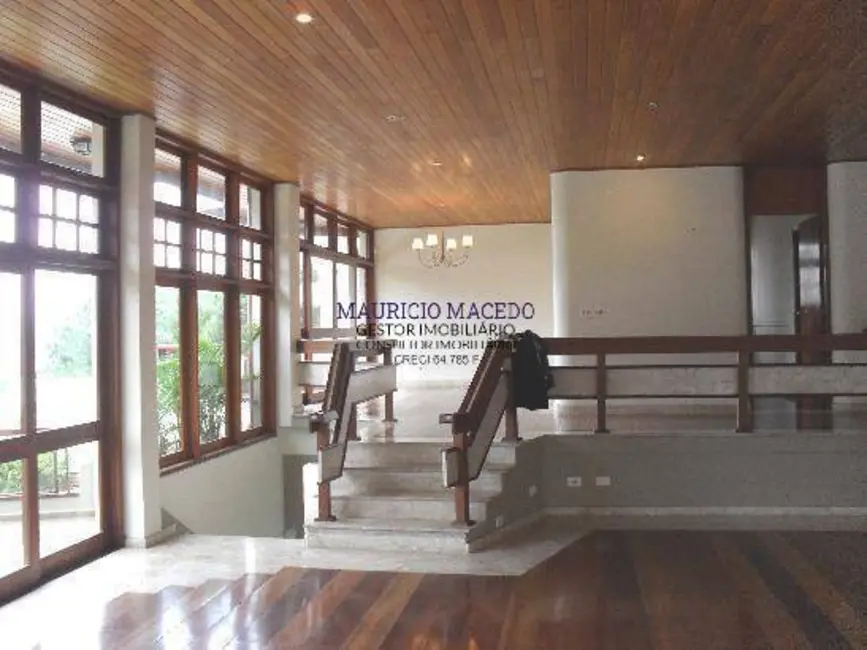 Foto 3 de Casa com 4 quartos para alugar, 950m2 em Barueri - SP