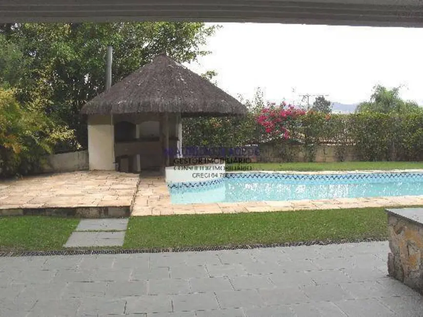 Foto 1 de Casa com 4 quartos para alugar, 950m2 em Barueri - SP