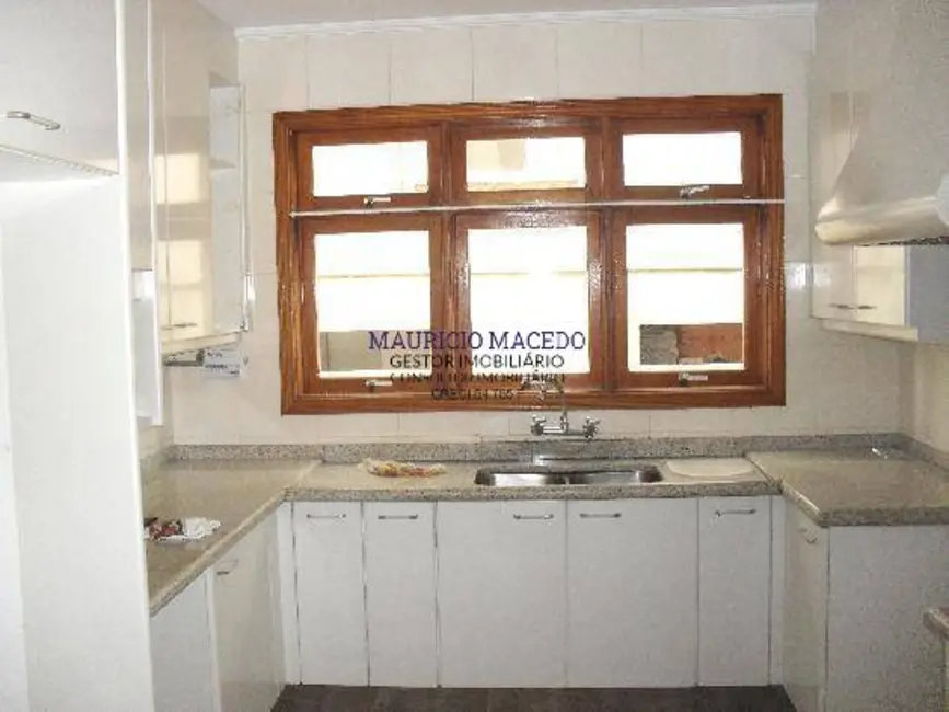 Foto 2 de Casa com 4 quartos para alugar, 950m2 em Barueri - SP