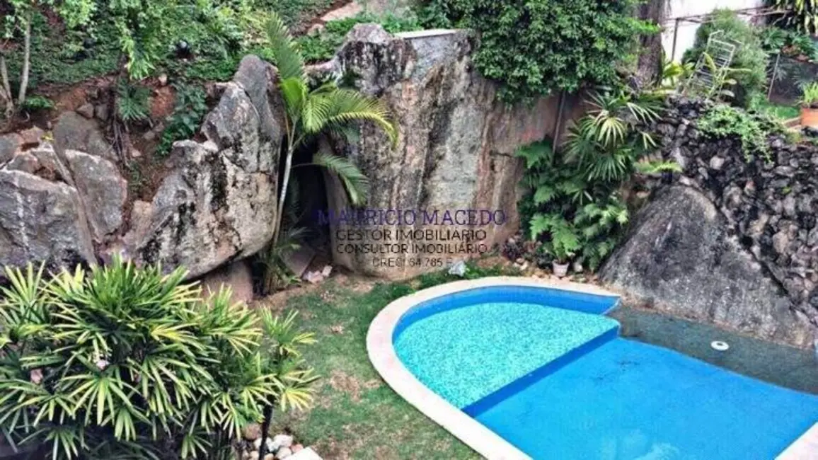 Foto 1 de Casa com 4 quartos para alugar, 560m2 em Barueri - SP