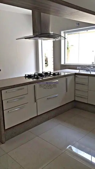 Foto 3 de Casa com 4 quartos para alugar, 560m2 em Barueri - SP
