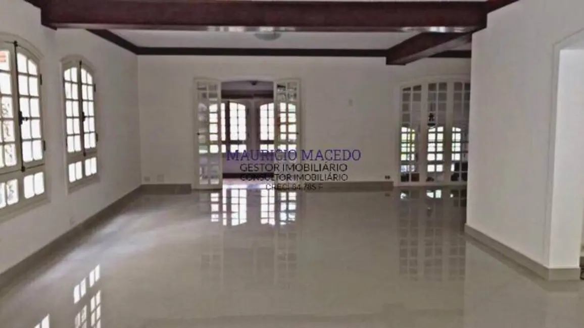 Foto 2 de Casa com 4 quartos para alugar, 560m2 em Barueri - SP