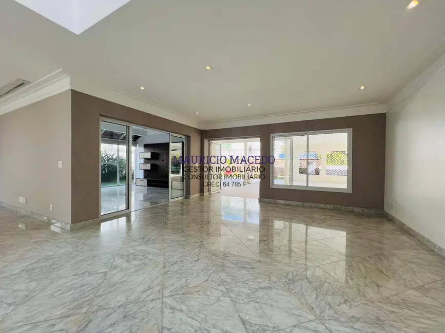 Casa à venda e para alugar em Tamboré, Santana De Parnaiba - SP - imagem 8 Foto 8 de Casa à venda e para alugar em Tamboré, Santana De Parnaiba - SP