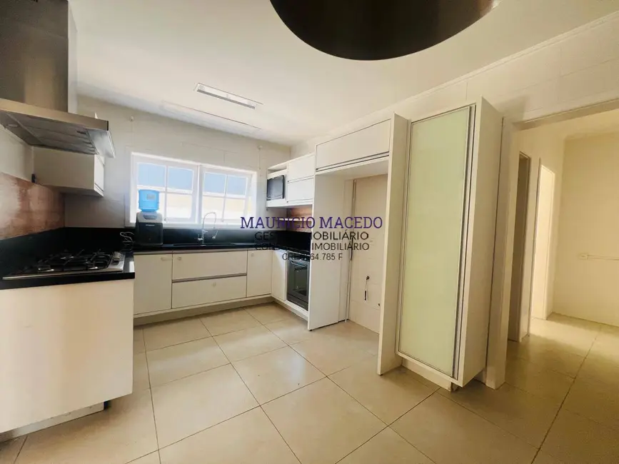 Casa com 4 quartos à venda, 420m2 em Alphaville, Santana De Parnaiba - SP - imagem 5 Foto 5 de Casa com 4 quartos à venda, 420m2 em Alphaville, Santana De Parnaiba - SP