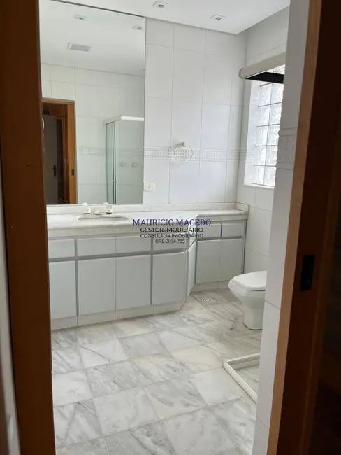 Casa com 4 quartos à venda e para alugar, 850m2 em Alphaville Residencial Dois, Barueri - SP - imagem 8 Foto 8 de Casa com 4 quartos à venda e para alugar, 850m2 em Alphaville Residencial Dois, Barueri - SP