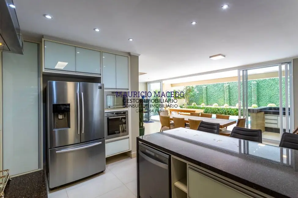 Casa com 5 quartos à venda e para alugar, 420m2 em Alphaville, Santana De Parnaiba - SP - imagem 6 Foto 6 de Casa com 5 quartos à venda e para alugar, 420m2 em Alphaville, Santana De Parnaiba - SP
