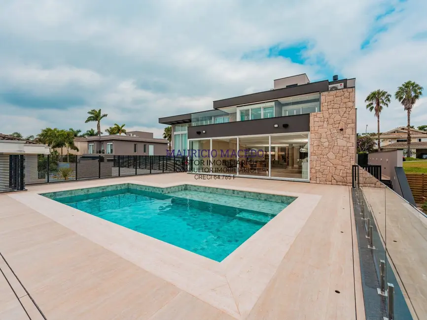 Casa com 6 quartos à venda, 1260m2 em Alphaville, Santana De Parnaiba - SP - imagem 2 Foto 2 de Casa com 6 quartos à venda, 1260m2 em Alphaville, Santana De Parnaiba - SP
