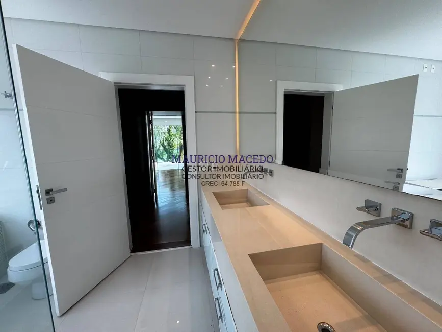 Casa com 4 quartos para alugar, 480m2 em Cidade Tamboré, Santana De Parnaiba - SP - imagem 8 Foto 8 de Casa com 4 quartos para alugar, 480m2 em Cidade Tamboré, Santana De Parnaiba - SP