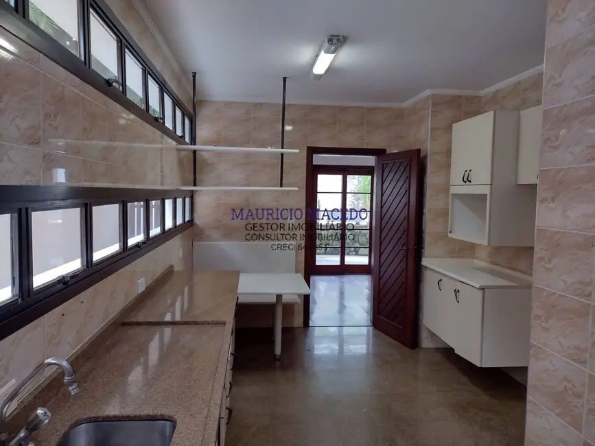 Casa com 3 quartos para alugar, 360m2 em Alphaville, Santana De Parnaiba - SP - imagem 6 Foto 6 de Casa com 3 quartos para alugar, 360m2 em Alphaville, Santana De Parnaiba - SP