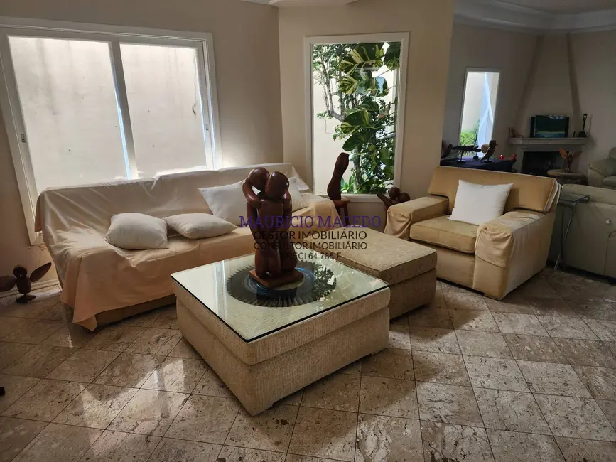 Foto 3 de Casa com 4 quartos para alugar, 377m2 em Alphaville, Santana De Parnaiba - SP