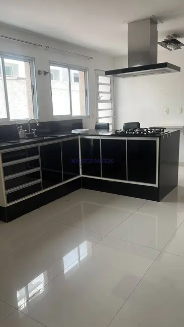 Casa com 3 quartos para alugar, 300m2 em Alphaville, Santana De Parnaiba - SP - imagem 7 Foto 7 de Casa com 3 quartos para alugar, 300m2 em Alphaville, Santana De Parnaiba - SP
