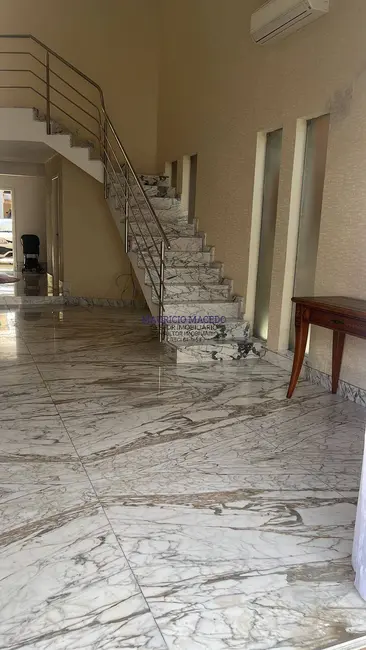 Casa com 3 quartos para alugar, 300m2 em Alphaville, Santana De Parnaiba - SP - imagem 4 Foto 4 de Casa com 3 quartos para alugar, 300m2 em Alphaville, Santana De Parnaiba - SP