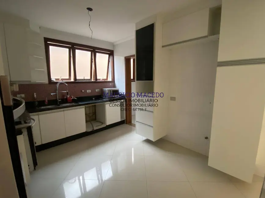 Casa com 4 quartos à venda, 600m2 em Alphaville, Santana De Parnaiba - SP - imagem 9 Foto 9 de Casa com 4 quartos à venda, 600m2 em Alphaville, Santana De Parnaiba - SP