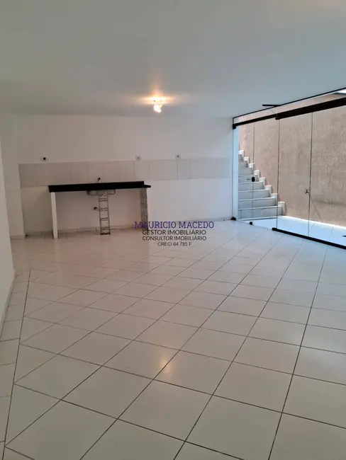 Casa com 3 quartos para alugar, 300m2 em Alphaville, Santana De Parnaiba - SP - imagem 4 Foto 4 de Casa com 3 quartos para alugar, 300m2 em Alphaville, Santana De Parnaiba - SP