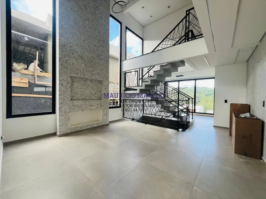 Casa com 4 quartos para alugar, 480m2 em Cidade Tamboré, Santana De Parnaiba - SP - imagem 2 Foto 2 de Casa com 4 quartos para alugar, 480m2 em Cidade Tamboré, Santana De Parnaiba - SP