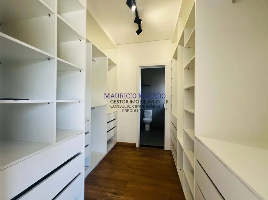 Casa com 4 quartos para alugar, 480m2 em Cidade Tamboré, Santana De Parnaiba - SP - imagem 1 Foto 1 de Casa com 4 quartos para alugar, 480m2 em Cidade Tamboré, Santana De Parnaiba - SP