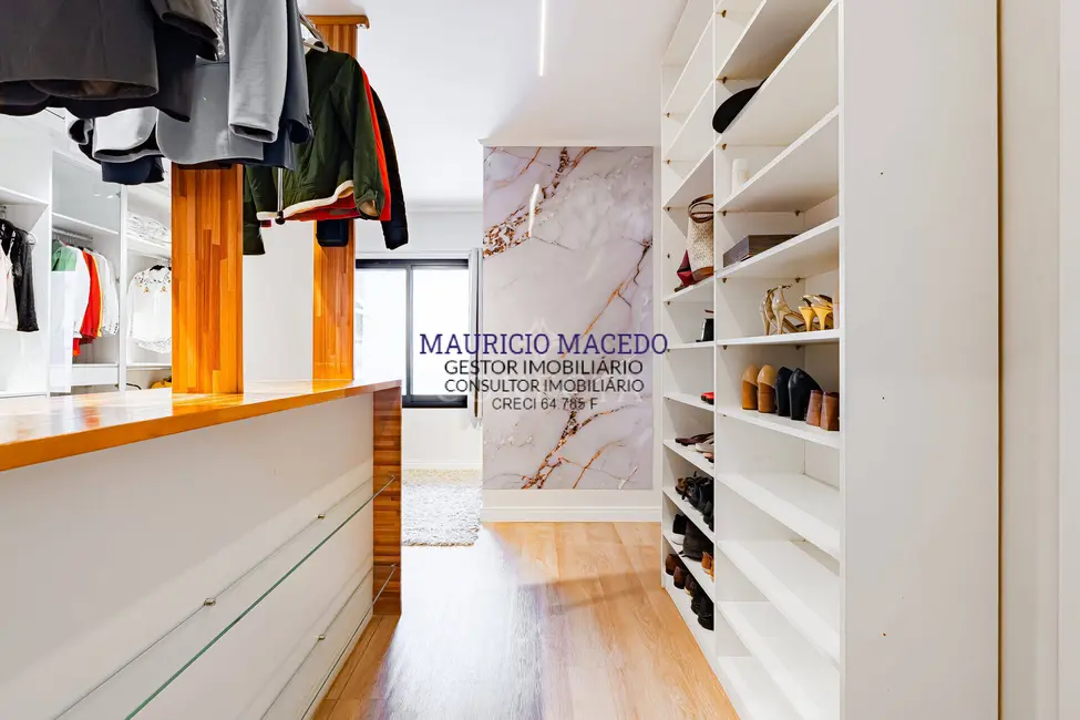 Casa com 4 quartos à venda e para alugar, 560m2 em Alphaville Residencial Dois, Barueri - SP - imagem 8 Foto 8 de Casa com 4 quartos à venda e para alugar, 560m2 em Alphaville Residencial Dois, Barueri - SP