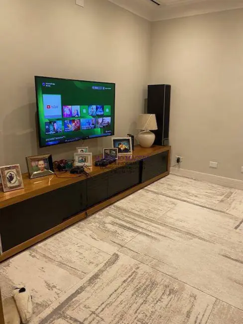 Foto 1 de Casa com 4 quartos para alugar, 360m2 em Alphaville, Santana De Parnaiba - SP
