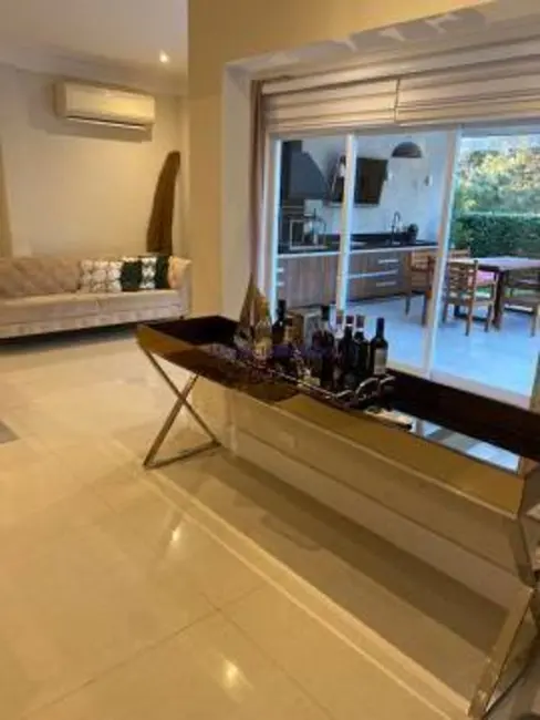 Foto 9 de Casa com 4 quartos para alugar, 360m2 em Alphaville, Santana De Parnaiba - SP