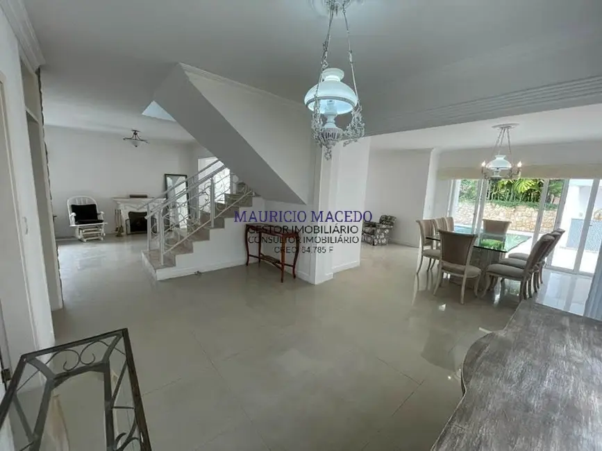 Casa com 4 quartos à venda e para alugar, 385m2 em Alphaville, Santana De Parnaiba - SP - imagem 3 Foto 3 de Casa com 4 quartos à venda e para alugar, 385m2 em Alphaville, Santana De Parnaiba - SP