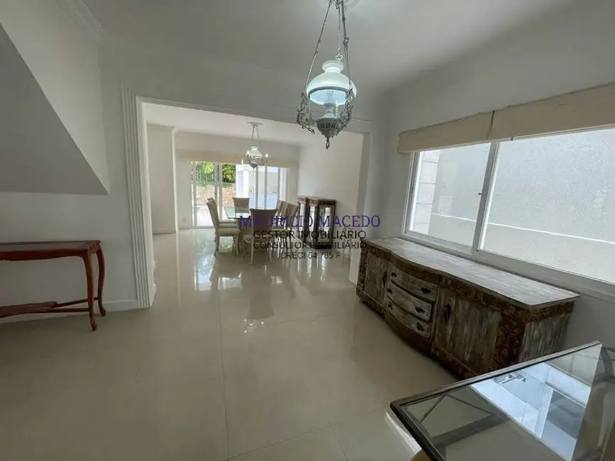 Casa com 4 quartos à venda e para alugar, 385m2 em Alphaville, Santana De Parnaiba - SP - imagem 9 Foto 9 de Casa com 4 quartos à venda e para alugar, 385m2 em Alphaville, Santana De Parnaiba - SP