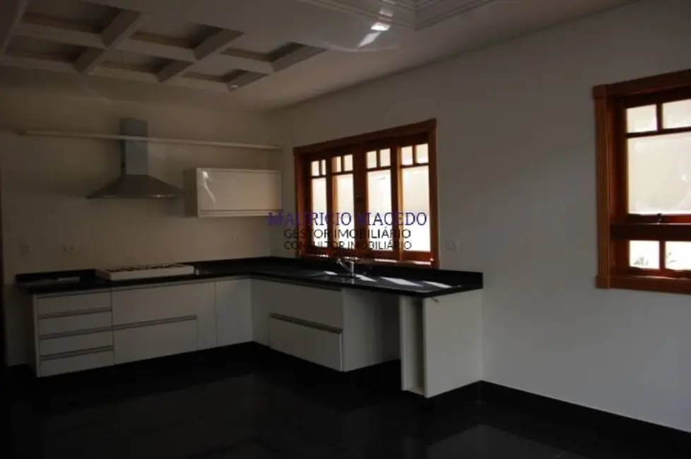 Casa com 4 quartos à venda e para alugar, 450m2 em Barueri - SP - imagem 7 Foto 7 de Casa com 4 quartos à venda e para alugar, 450m2 em Barueri - SP