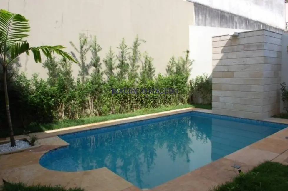 Casa com 4 quartos à venda e para alugar, 450m2 em Barueri - SP - imagem 8 Foto 8 de Casa com 4 quartos à venda e para alugar, 450m2 em Barueri - SP