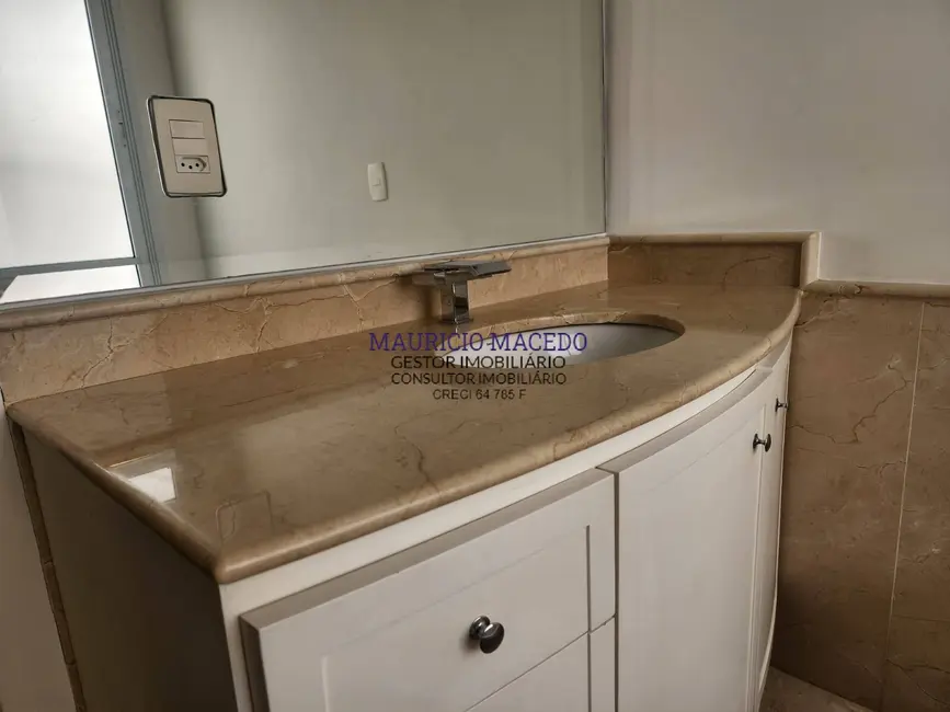 Casa com 4 quartos para alugar, 1046m2 em Barueri - SP - imagem 4 Foto 4 de Casa com 4 quartos para alugar, 1046m2 em Barueri - SP