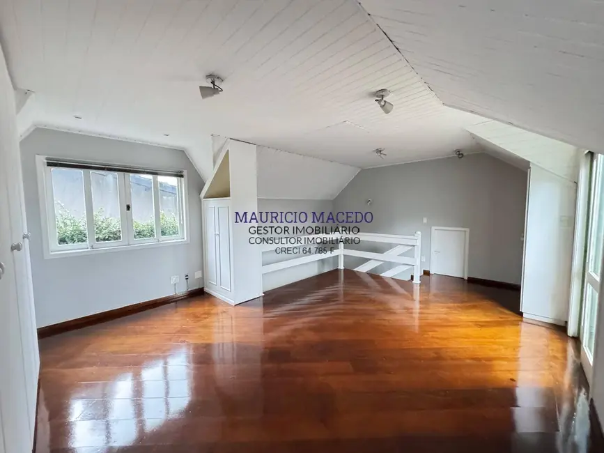 Casa com 4 quartos à venda e para alugar, 360m2 em Barueri - SP - imagem 4 Foto 4 de Casa com 4 quartos à venda e para alugar, 360m2 em Barueri - SP