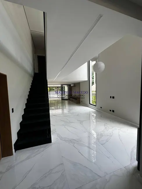 Casa com 6 quartos à venda, 422m2 em Alphaville, Santana De Parnaiba - SP - imagem 2 Foto 2 de Casa com 6 quartos à venda, 422m2 em Alphaville, Santana De Parnaiba - SP