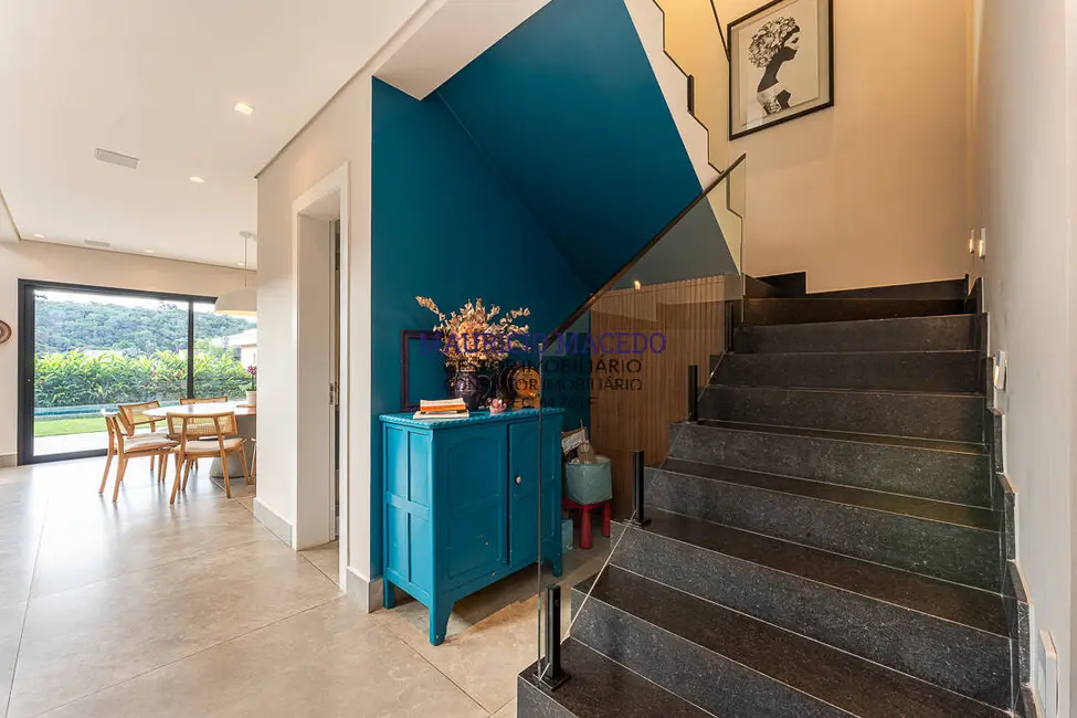 Foto 2 de Casa com 4 quartos à venda, 420m2 em Barueri - SP