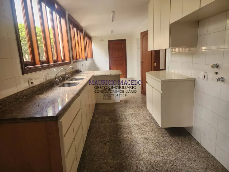 Foto 9 de Casa com 4 quartos para alugar, 600m2 em Alphaville Residencial Zero, Barueri - SP