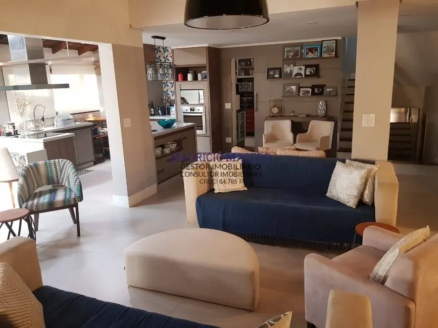 Casa com 3 quartos à venda, 861m2 em Alphaville, Santana De Parnaiba - SP - imagem 3 Foto 3 de Casa com 3 quartos à venda, 861m2 em Alphaville, Santana De Parnaiba - SP