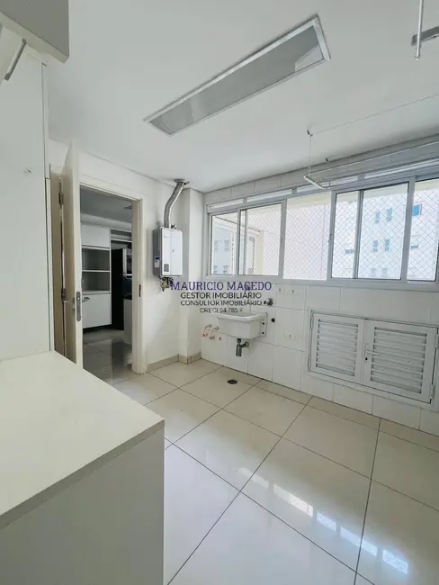 Foto 3 de Apartamento com 3 quartos para alugar, 220m2 em Alphaville Conde I, Barueri - SP