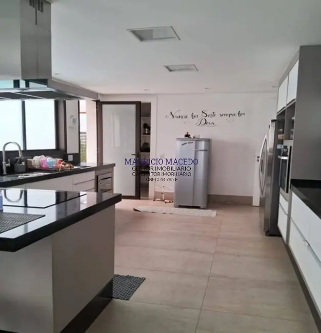 Casa com 4 quartos à venda e para alugar, 640m2 em Paiol Velho, Santana De Parnaiba - SP - imagem 9 Foto 9 de Casa com 4 quartos à venda e para alugar, 640m2 em Paiol Velho, Santana De Parnaiba - SP