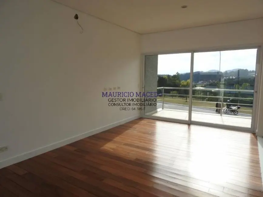 Casa com 5 quartos para alugar, 1323m2 em Barueri - SP - imagem 7 Foto 7 de Casa com 5 quartos para alugar, 1323m2 em Barueri - SP