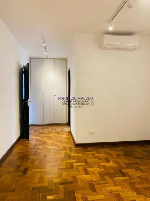 Casa com 4 quartos à venda, 560m2 em Alphaville Residencial Um, Barueri - SP - imagem 3 Foto 3 de Casa com 4 quartos à venda, 560m2 em Alphaville Residencial Um, Barueri - SP