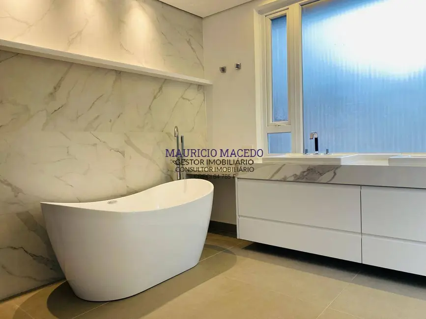 Casa com 4 quartos à venda, 560m2 em Alphaville Residencial Um, Barueri - SP - imagem 9 Foto 9 de Casa com 4 quartos à venda, 560m2 em Alphaville Residencial Um, Barueri - SP