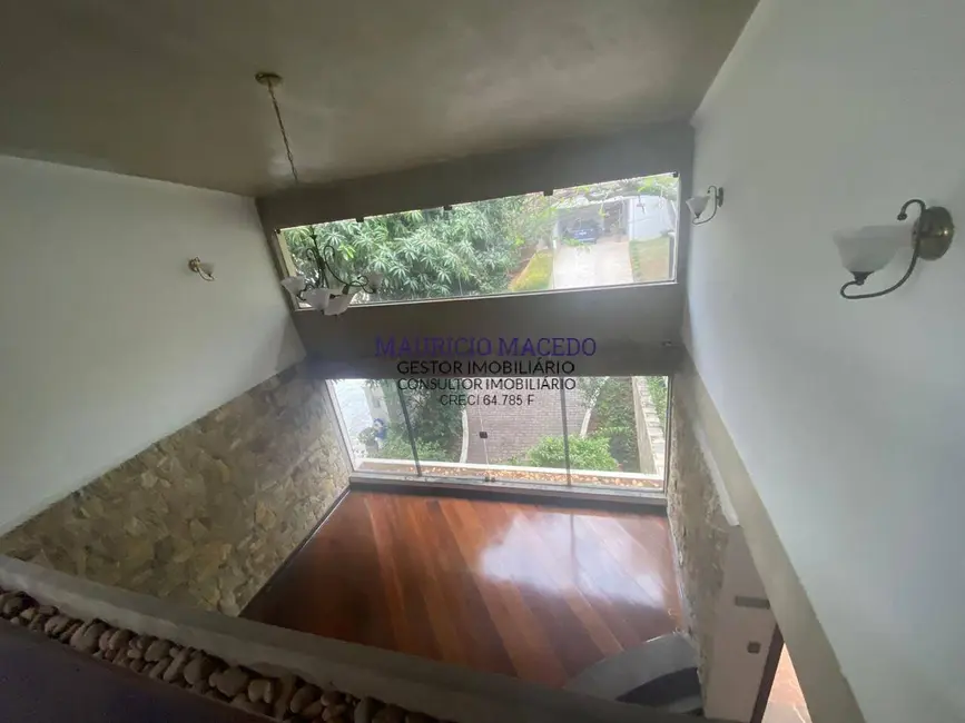Foto 2 de Casa com 4 quartos para alugar, 360m2 em Alphaville, Santana De Parnaiba - SP
