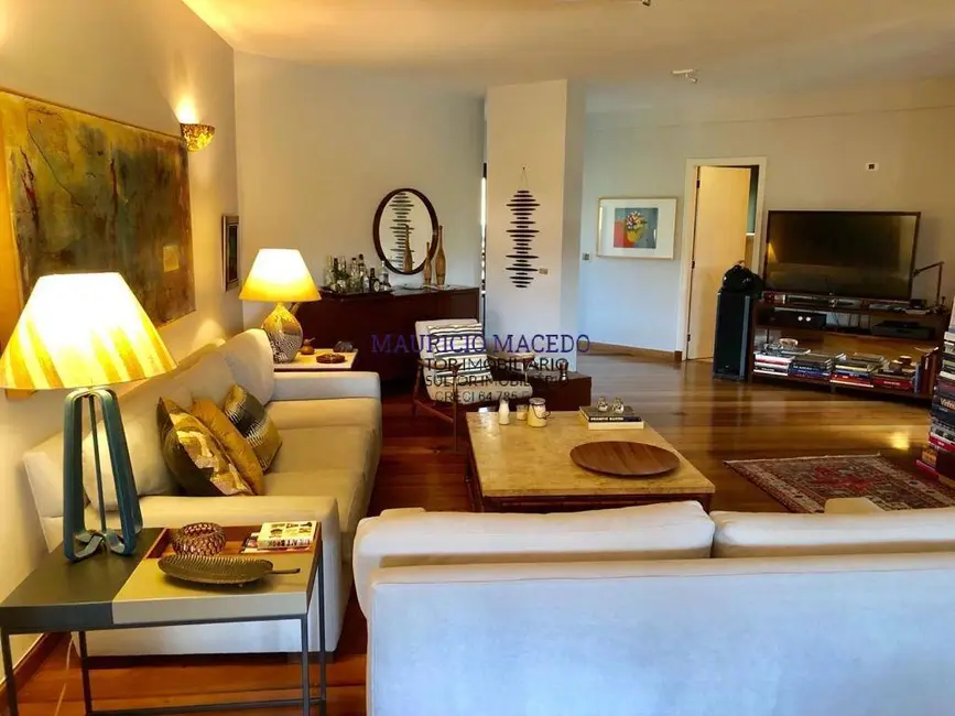 Casa com 4 quartos à venda e para alugar, 560m2 em Alphaville Residencial Zero, Barueri - SP - imagem 5 Foto 5 de Casa com 4 quartos à venda e para alugar, 560m2 em Alphaville Residencial Zero, Barueri - SP