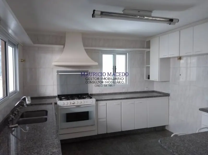 Foto 9 de Casa com 4 quartos para alugar, 480m2 em Barueri - SP