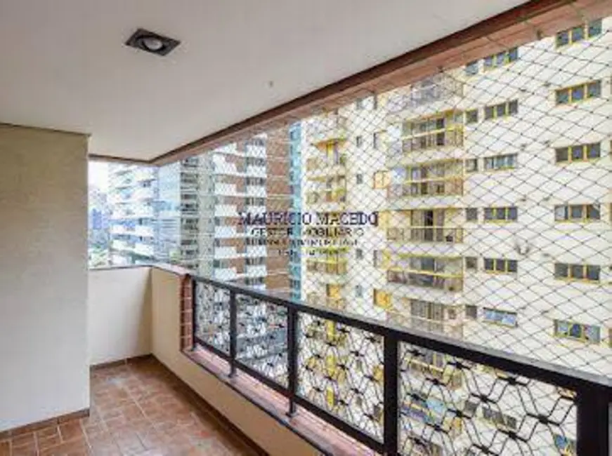 Apartamento com 3 quartos para alugar, 165m2 em Barueri - SP - imagem 7 Foto 7 de Apartamento com 3 quartos para alugar, 165m2 em Barueri - SP