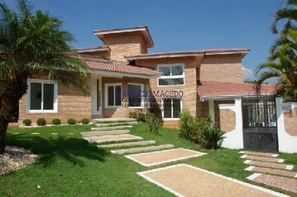 Casa com 4 quartos à venda e para alugar, 630m2 em Barueri - SP - imagem 1 Foto 1 de Casa com 4 quartos à venda e para alugar, 630m2 em Barueri - SP
