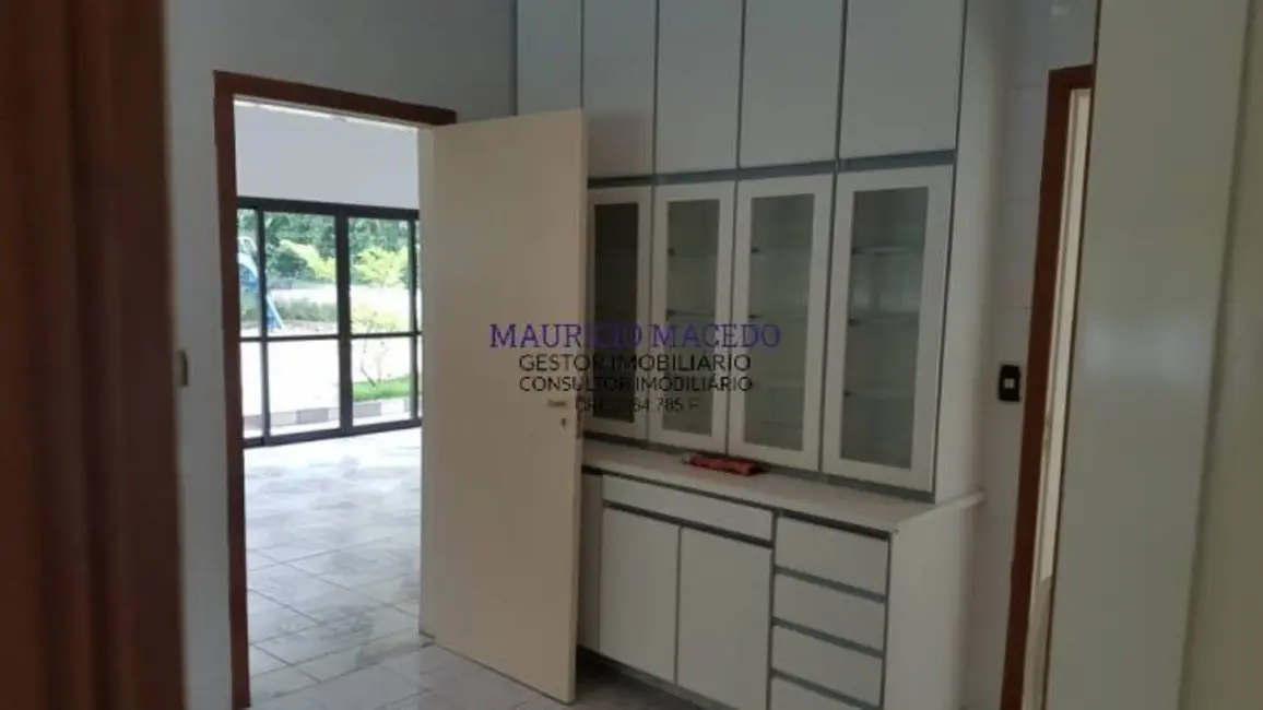 Foto 8 de Casa com 4 quartos para alugar, 1500m2 em Barueri - SP