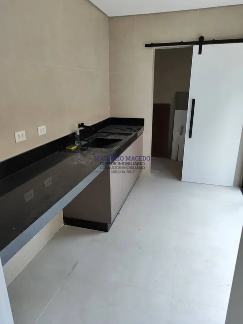 Casa com 4 quartos à venda, 440m2 em Barueri - SP - imagem 6 Foto 6 de Casa com 4 quartos à venda, 440m2 em Barueri - SP