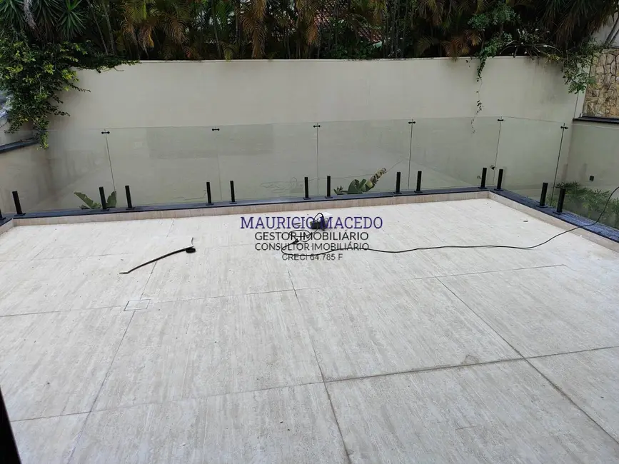 Casa com 4 quartos à venda, 440m2 em Barueri - SP - imagem 8 Foto 8 de Casa com 4 quartos à venda, 440m2 em Barueri - SP